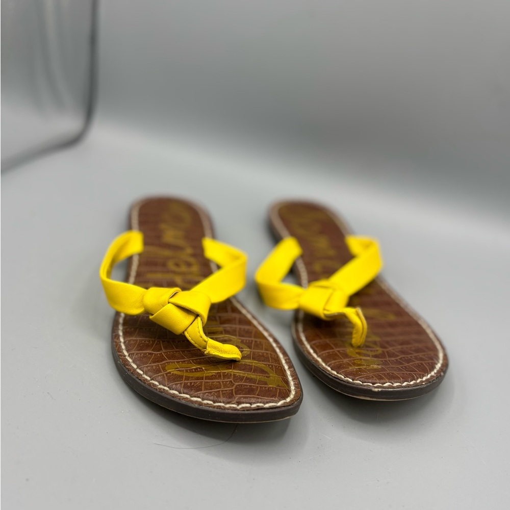 Sam Edelman Giles flip-flops in lemon zest